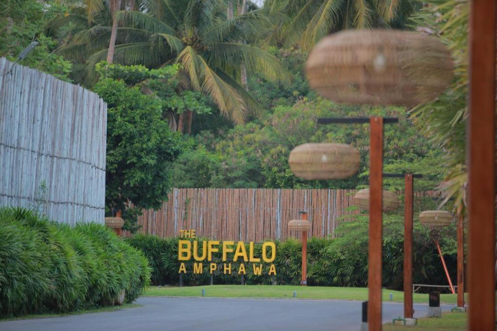 Hotel The Buffalo Amphawa Samut Songkhram Exterior foto