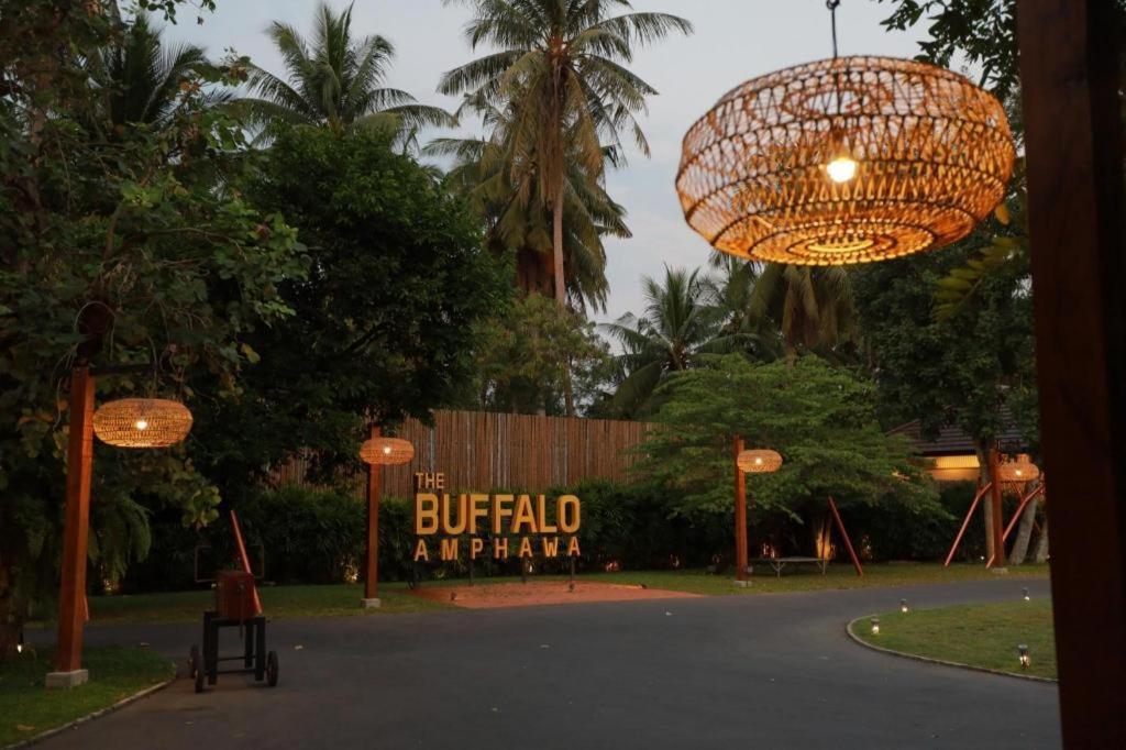 Hotel The Buffalo Amphawa Samut Songkhram Exterior foto